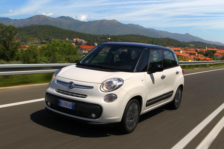  Fiat 500L 2012 года  (фото 35 из 84)